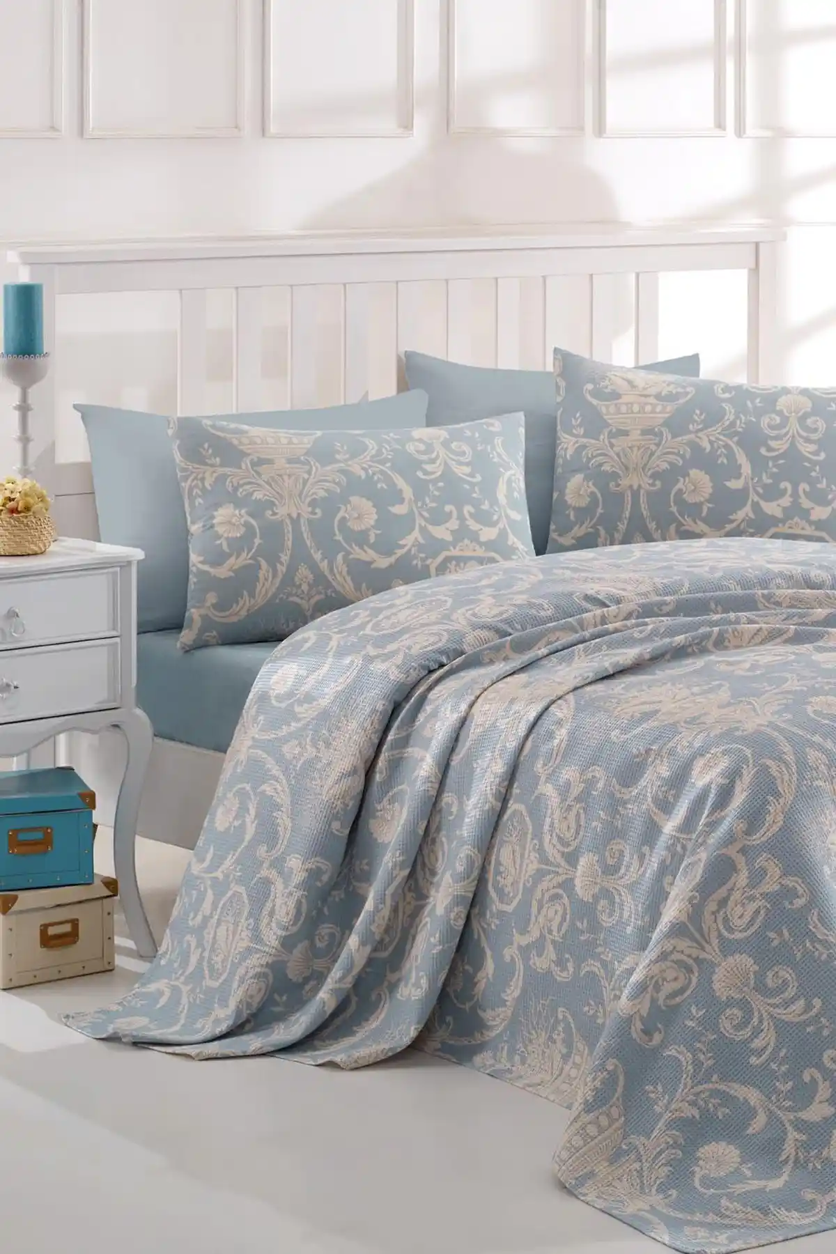 Enlora Home Baskılı Pike Takımı: Yüksek Kalite ve Modern Tasarım ile Konfor Sağlar