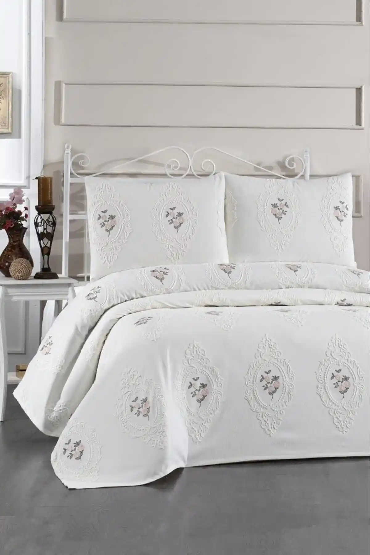 Gardenlove Nakışlı Şönil Yatak Örtüsü Seti Çift Kişilik, Şıklık ve Konfor Sağlar