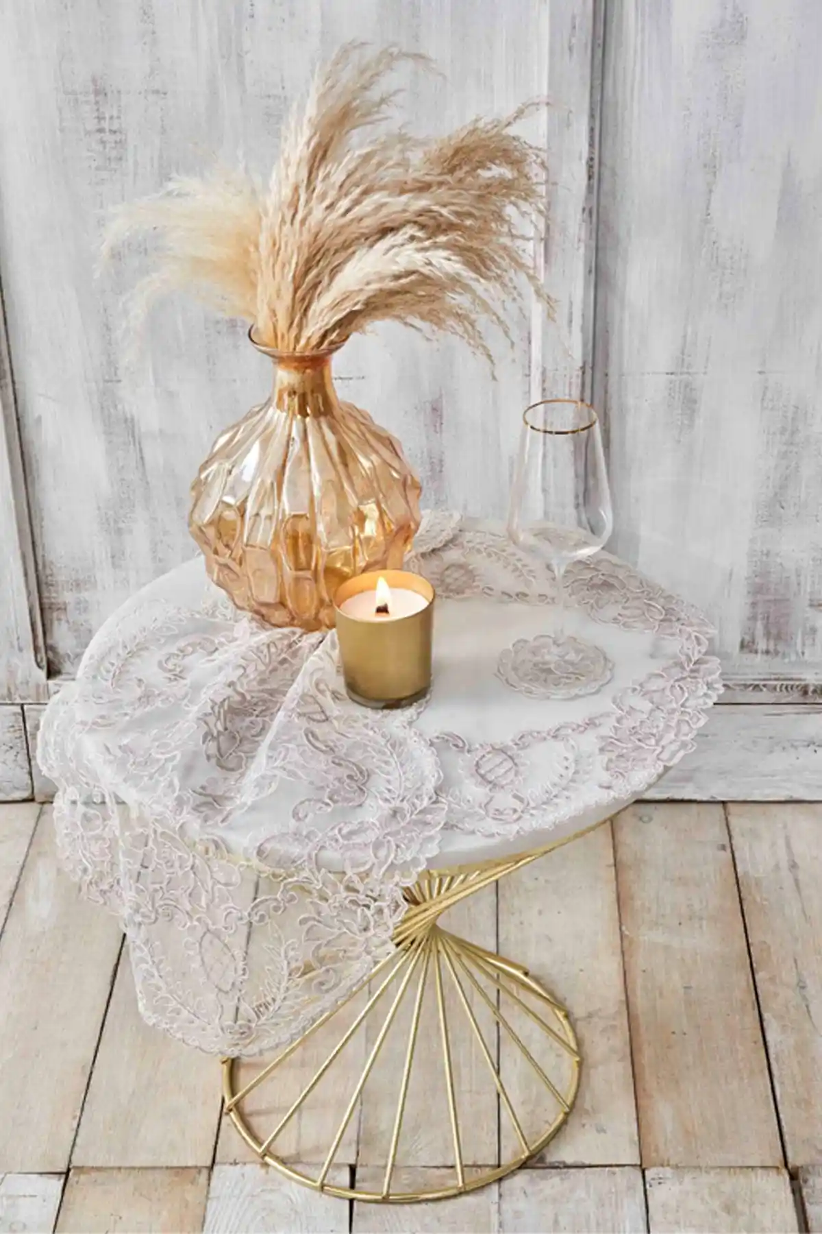 Karaca Home Dolores Pudra 15 Parça Nakışlı Salon Takımı Estetik ve Dayanıklı Ev Dekorasyonu İçin