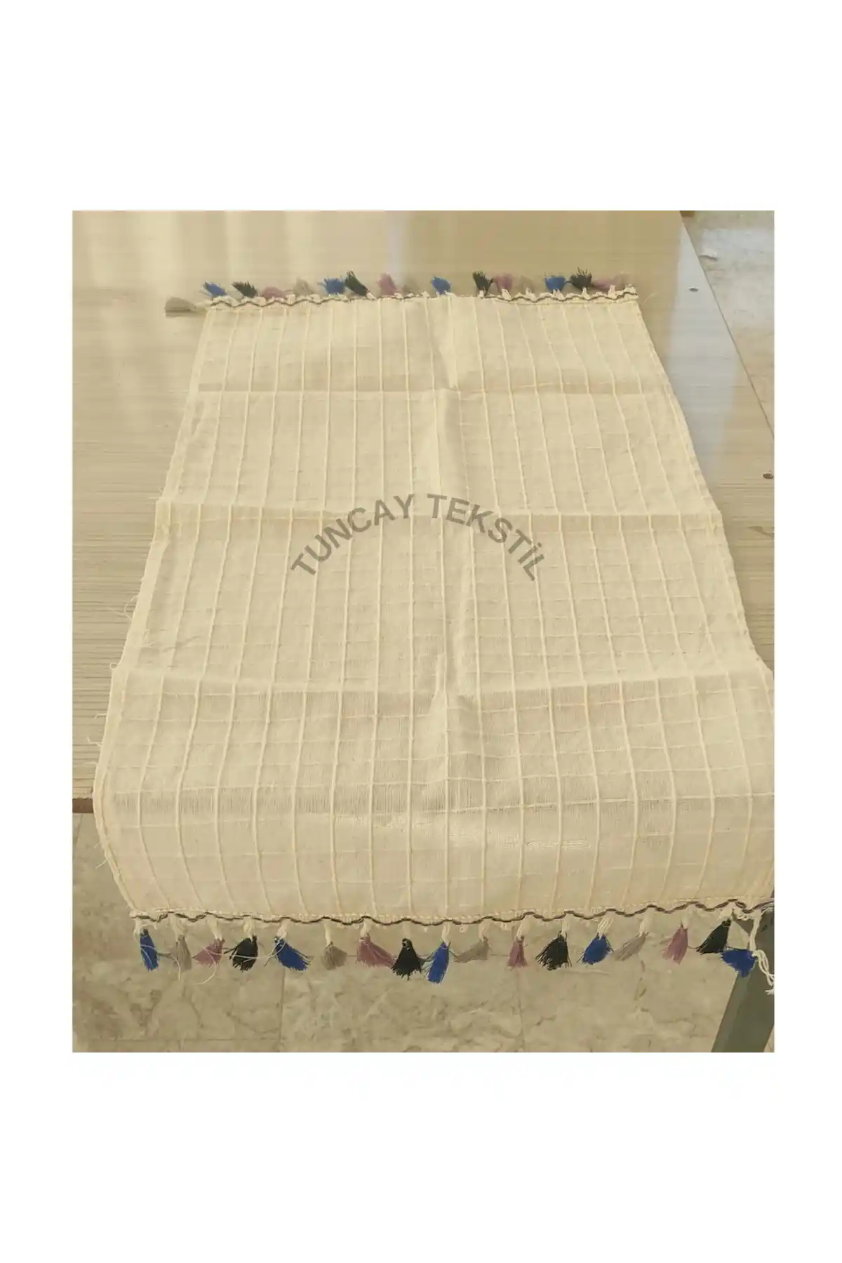 Tuncay Tekstil Buldan Monika Renkli Ponponlu Runner: Şık ve Dayanıklı Masa Dekorasyonu Ürünü