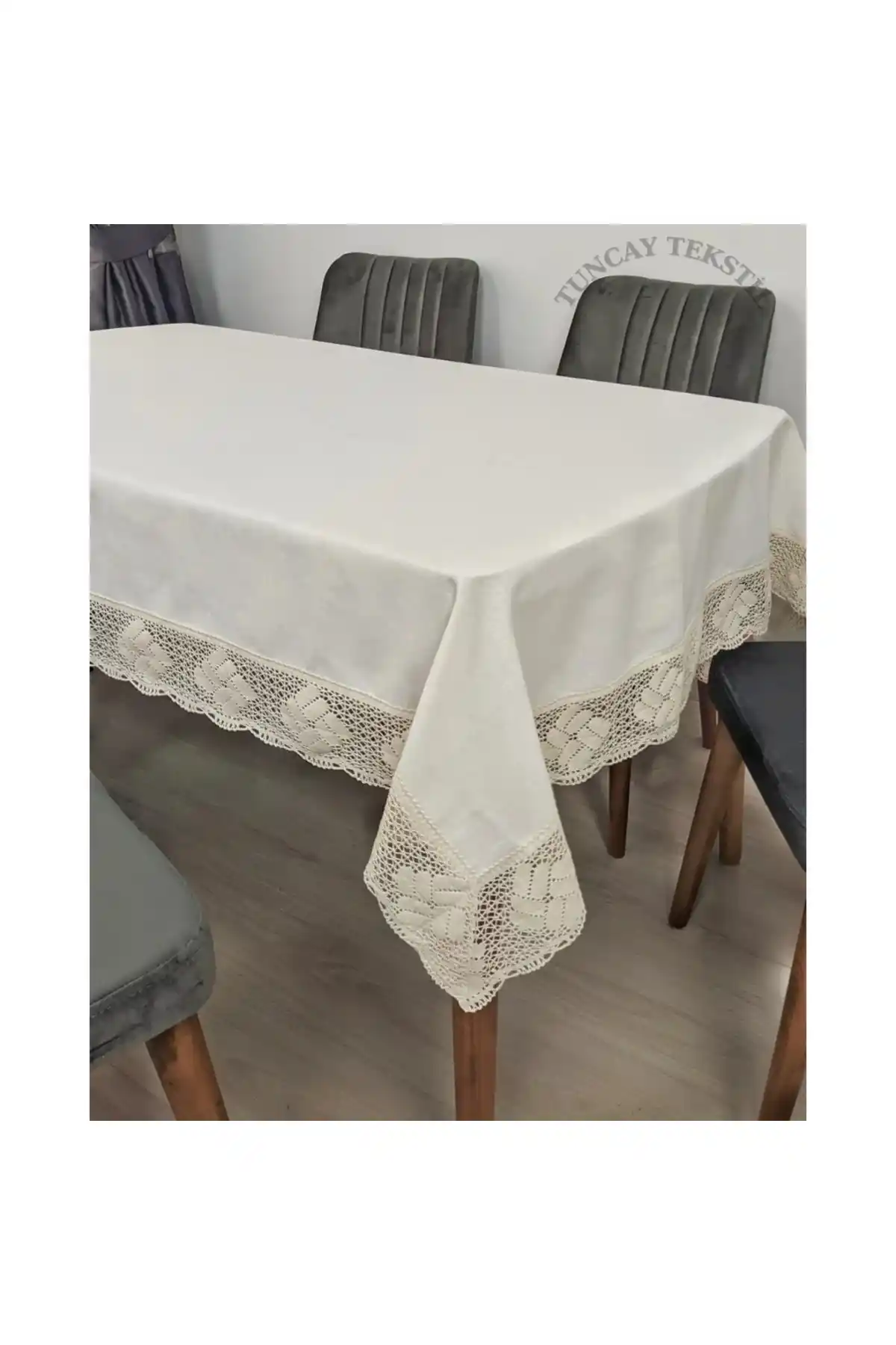 Tuncay Tekstil Dantelli Keten Masa Örtüsü: Şıklık ve Dayanıklılığı Bir Arada Sunar