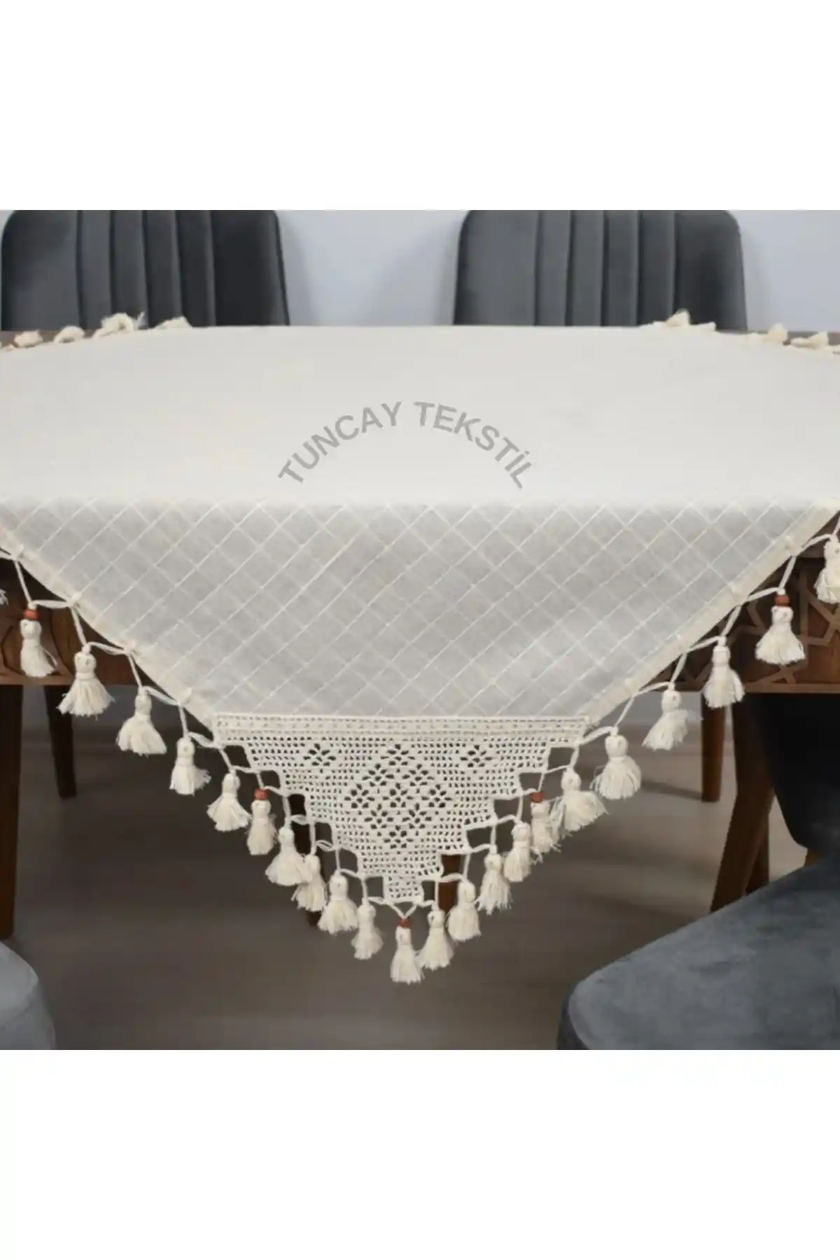 Tuncay Tekstil El Dantelli Masa Örtüsü Modern Tasarım ve Dayanıklılık Bir Arada