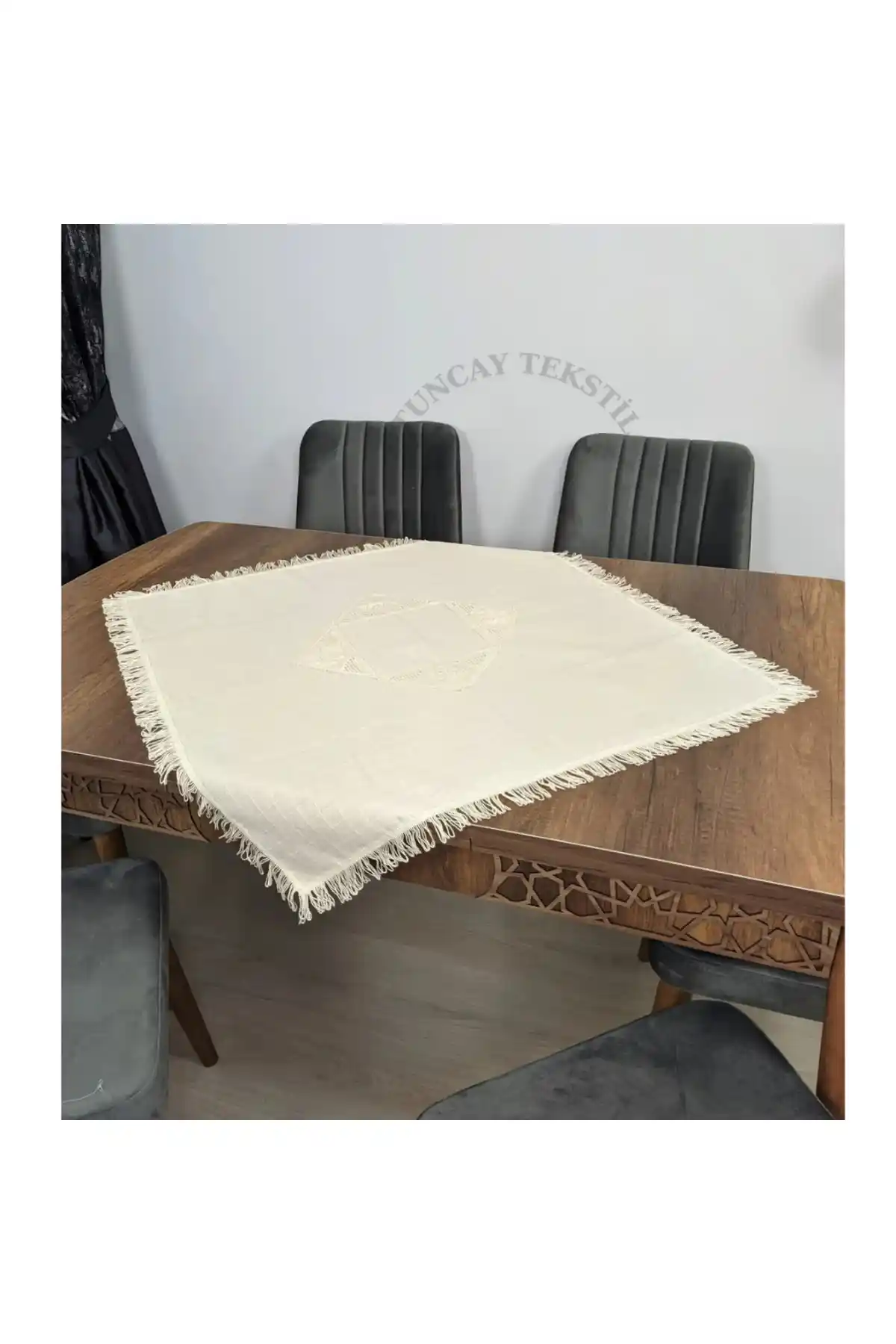 Tuncay Tekstil Şık ve Dayanıklı Keten Masa Örtüsü Modern Tasarım ve Kalite