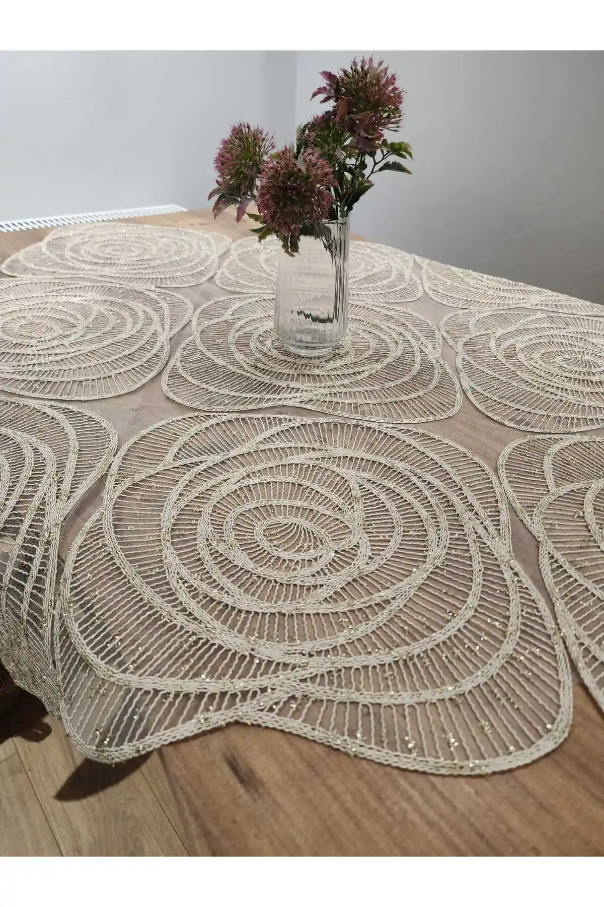 YALINSHOME Lüks Bej Masa Örtüsü ve Fiskos Dantel Seti 95x95cm Estetik ve Dayanıklı Tasarım