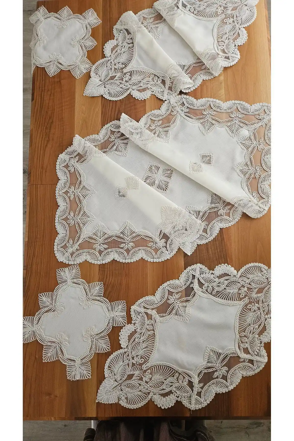 ZESA HOME Keten Üzerine Ağar Güpürlü Lüx Salon Takımı Detayları ve Kullanım İpuçları