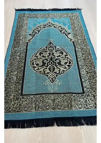 ayhanhome Desenli Saçaklı Tafta ve Kırkyama Patchwork Kadife Seccade Karşılaştırması