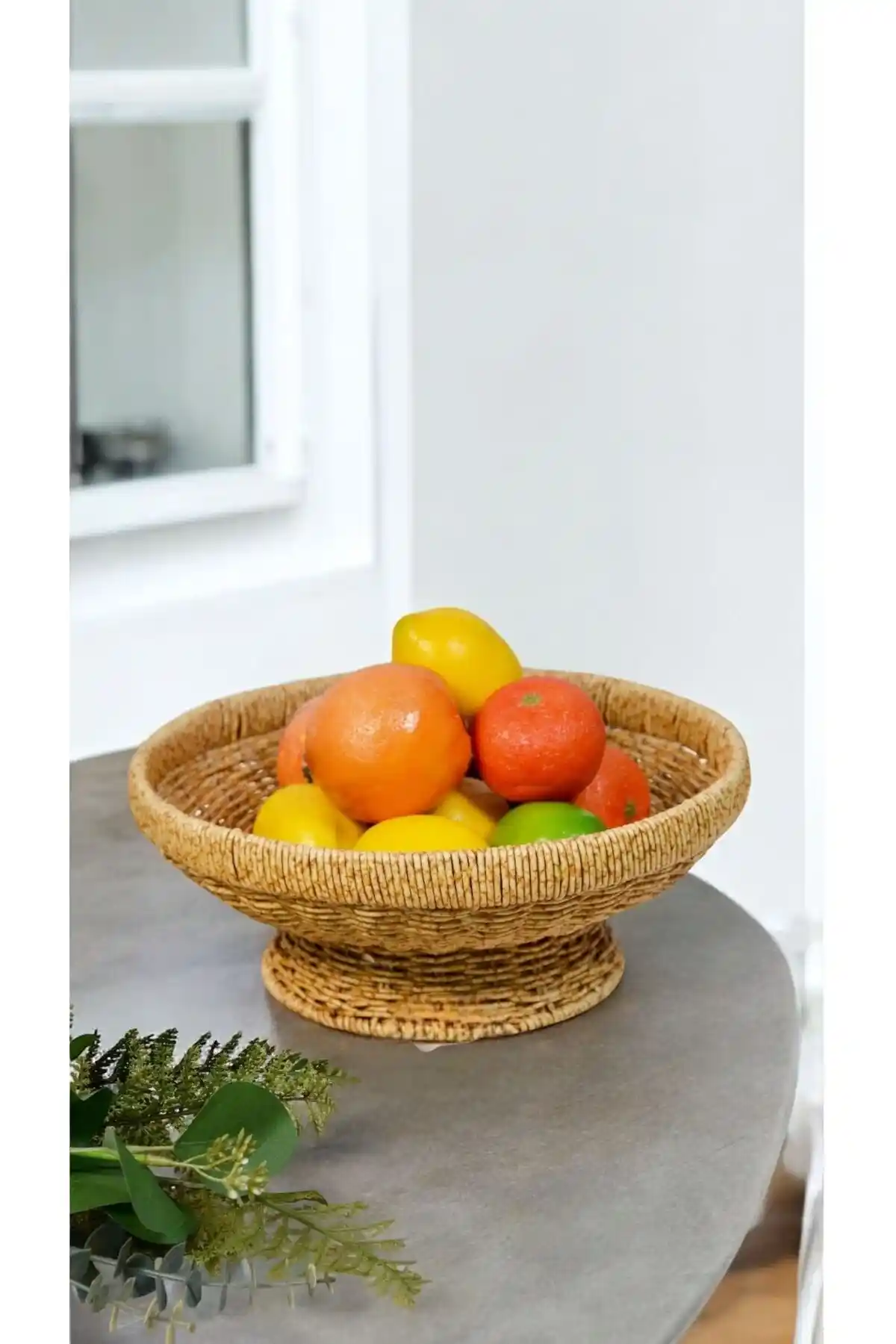 Bayev Yuvarlak 29 cm Ayaklı Hasır Meyvelik – Doğal ve Estetik Sunumluk