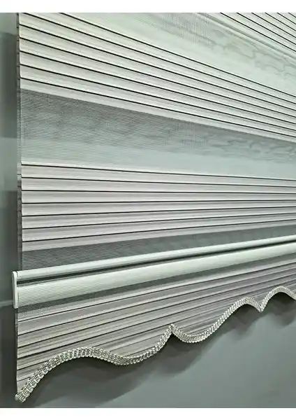 BBB Pliseli Açık Gri Zebra Stor Perde MZ485: Modern Tasarım ve Fonksiyonellik