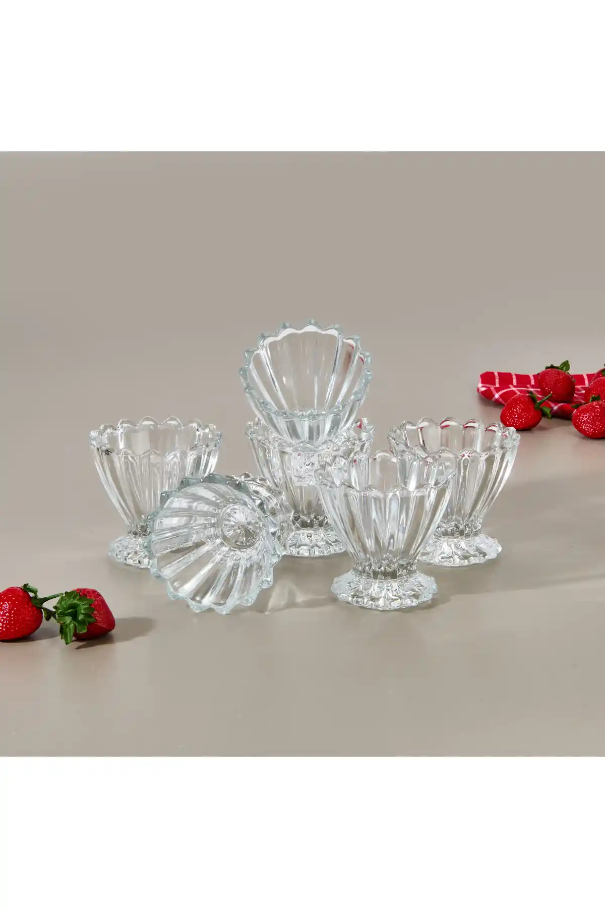 Glass In Love 6'lı Şeffaf Cam Dondurma Kasesi Seti 160 ml - Estetik ve Dayanıklı