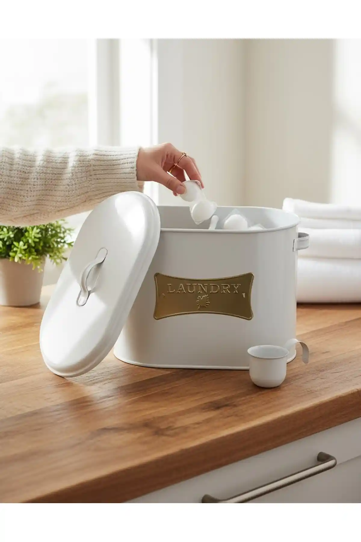 Laundry İki Bölmeli Ölçekli Metal Plaka Baskılı Toz Deterjanlık Lr041 - Dayanıklı ve Fonksiyonel