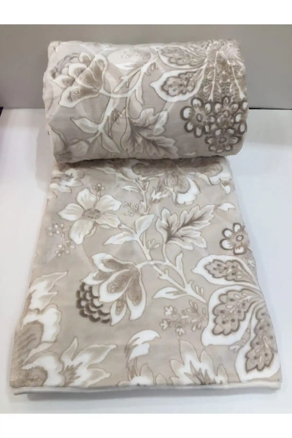 Sarar Viyola Çift Kişilik Vizon Battaniye: Yumuşak, Antibakteriyel ve Çok Yönlü Kullanım