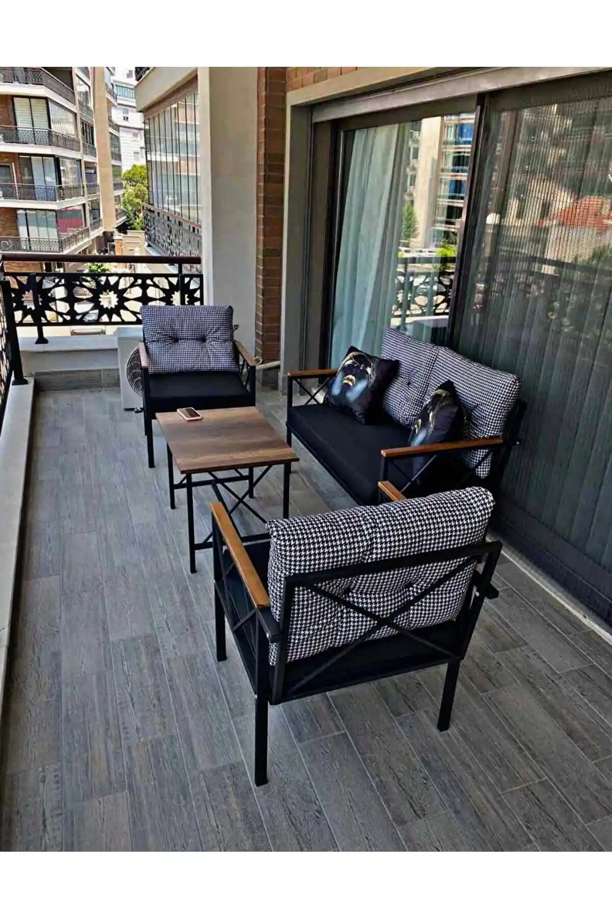 Sosyal Medya Dekorasyon 2 1 1 Oturma Takımı: Balkon, Kafe, Ofis ve Bahçe İçin Şık ve Dayanıklı Mobilya