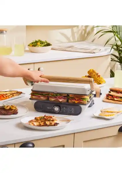 Karaca Gastro Grill Glass Premium 2400W Izgara ve Tost Makinesi ile Mutfakta Yenilikçi Deneyim