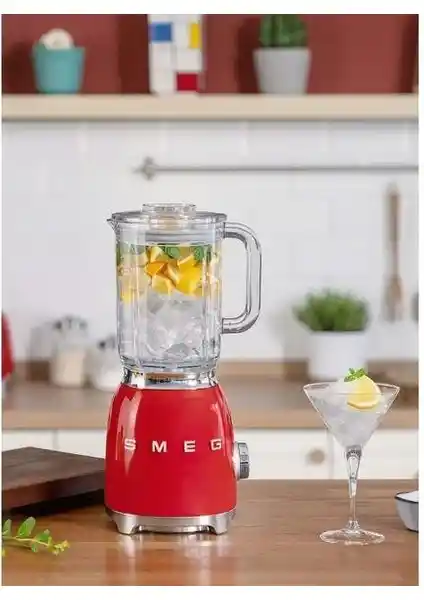 Smeg BLF03RDEU Kırmızı Blender: Güçlü Performans ve Şık Tasarım Bir Arada