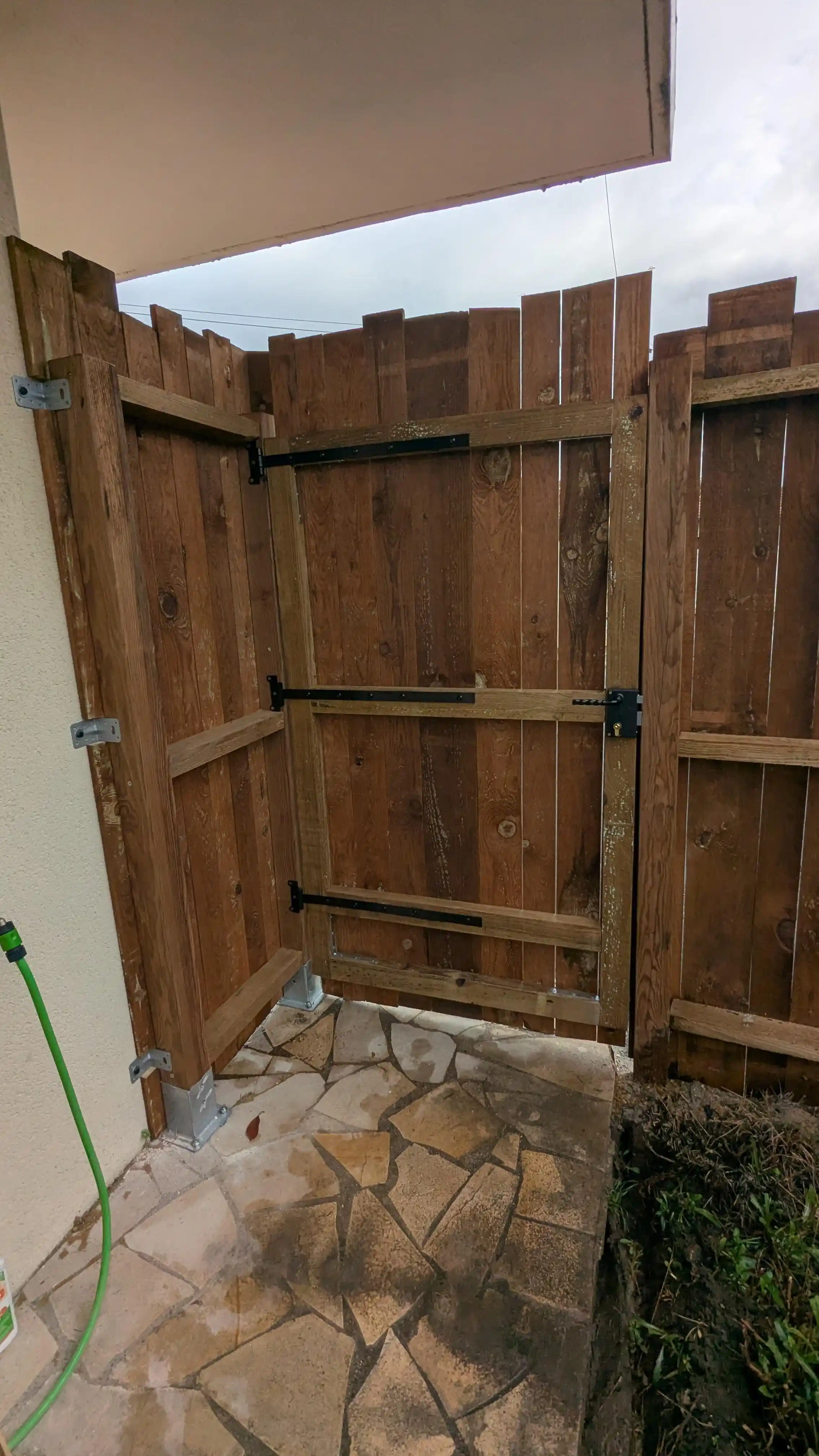 Ahşap Kapı Direklerinin Güçlendirilmesi ve Dayanıklılığının Artırılması Yöntemleri