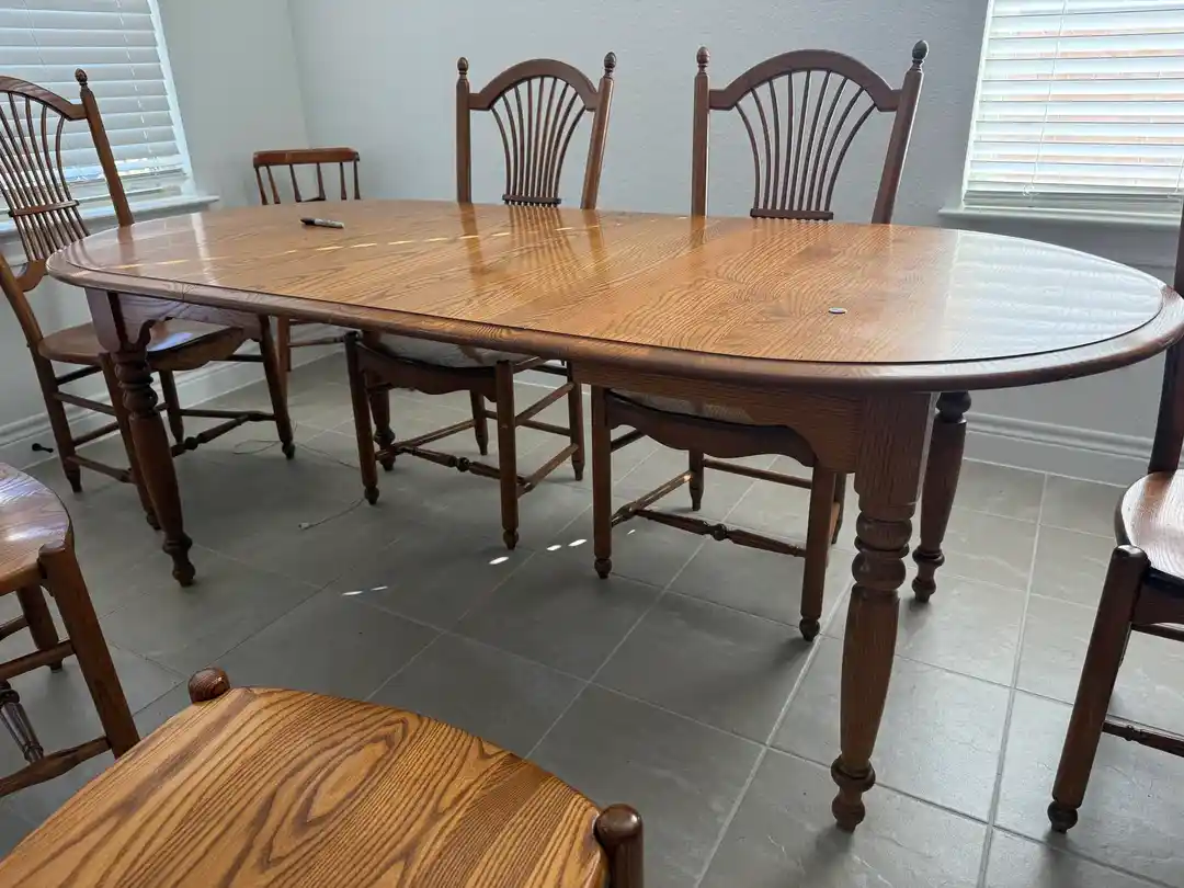 Antika Yemek Masası Restorasyonunda Doğru Teknikler ve Dikkat Edilmesi Gerekenler