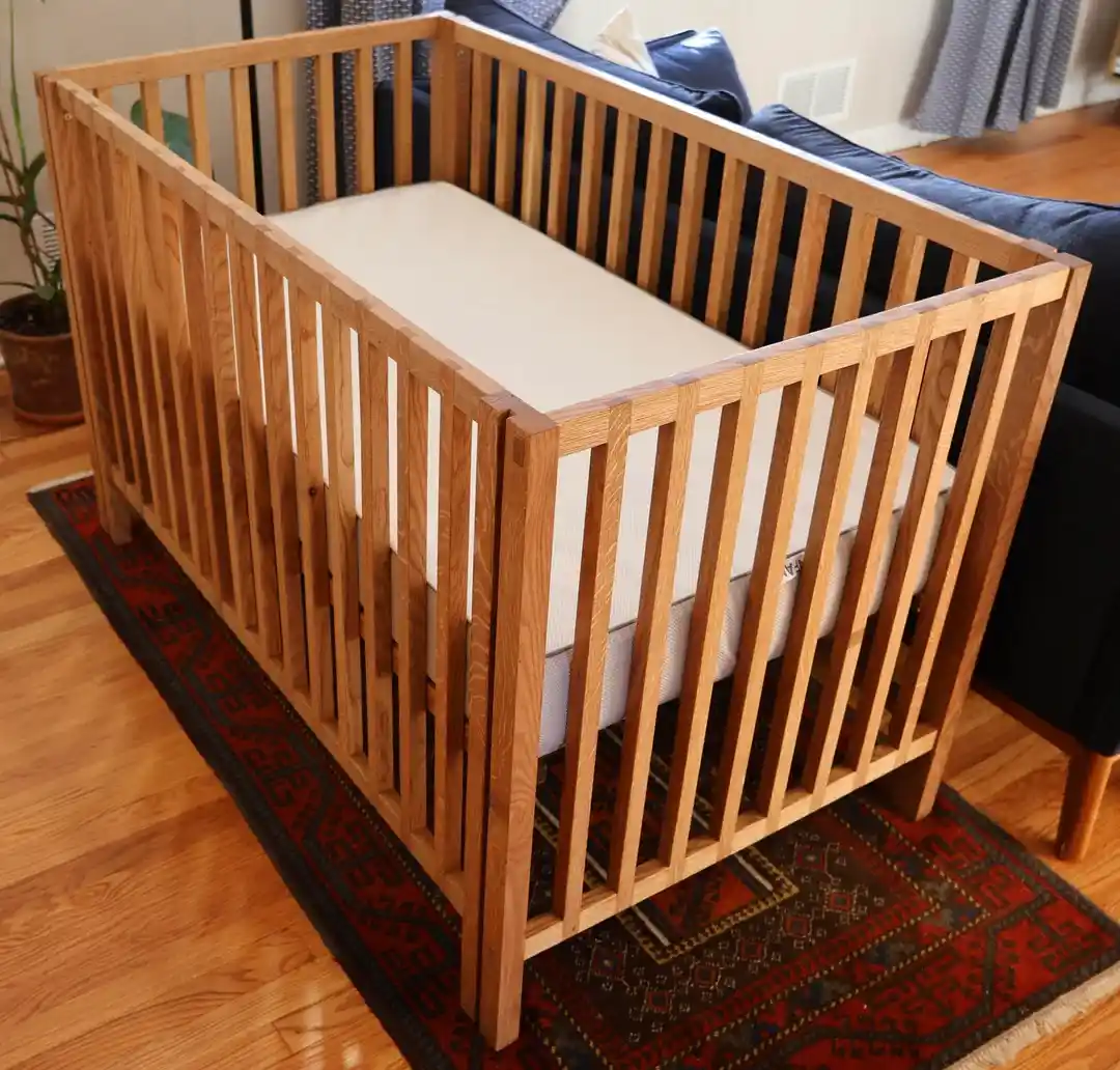 Bebek Beşiği Tasarımı ve Yapımı: Güvenlik, Malzeme ve İşçilik Detayları