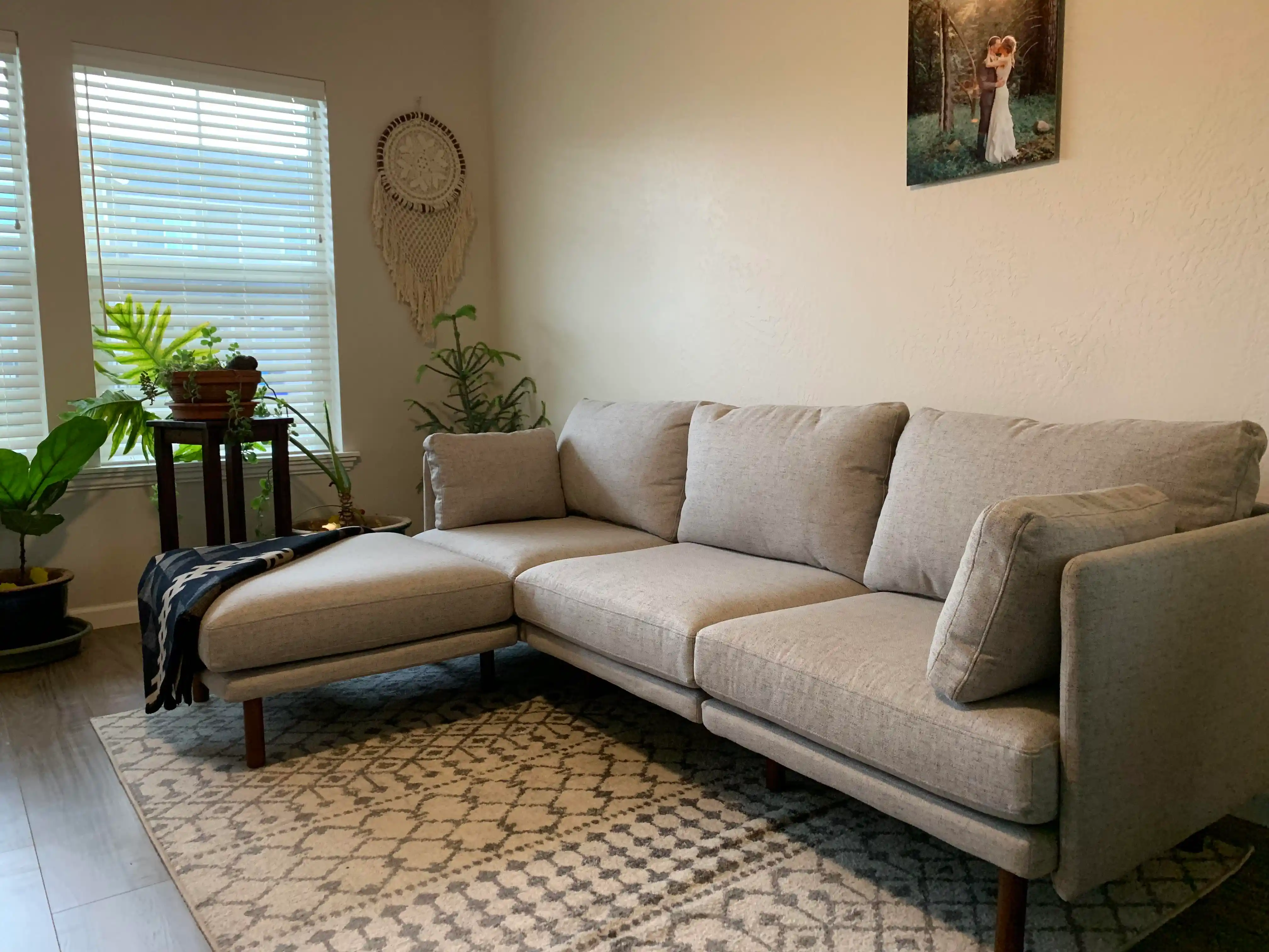 Burrow Kanepe İncelemesi: Dayanıklılık, Konfor ve Kullanıcı Deneyimleri Detayları