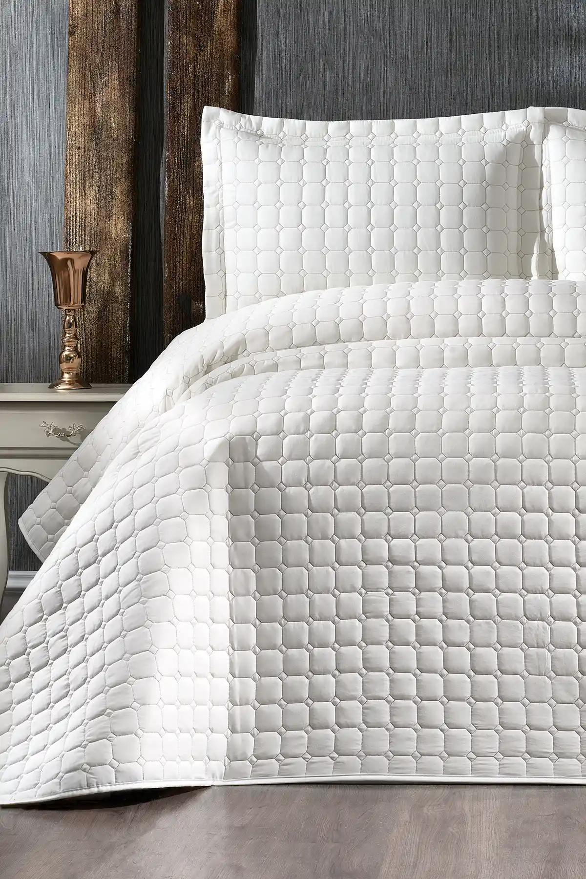 Çeyiz Diyarı Estiva Çift Kişilik Yatak Örtüsü: Şık ve Dayanıklı Yatak Dekorasyonu Çözümü