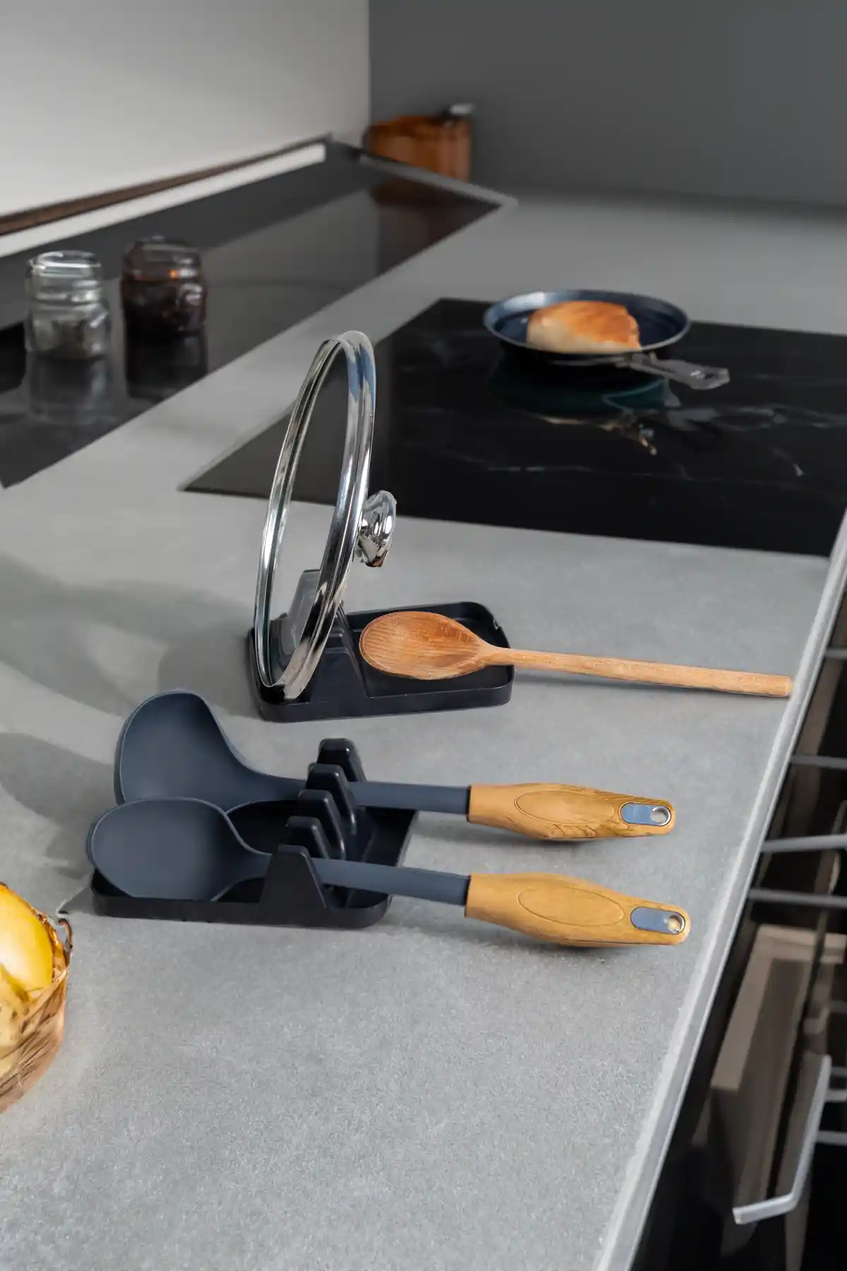 Ecolux Tezgah Üstü Kapak Tutucu ve Kaşıklık: Fonksiyonel ve Dayanıklı Mutfak Aksesuarı
