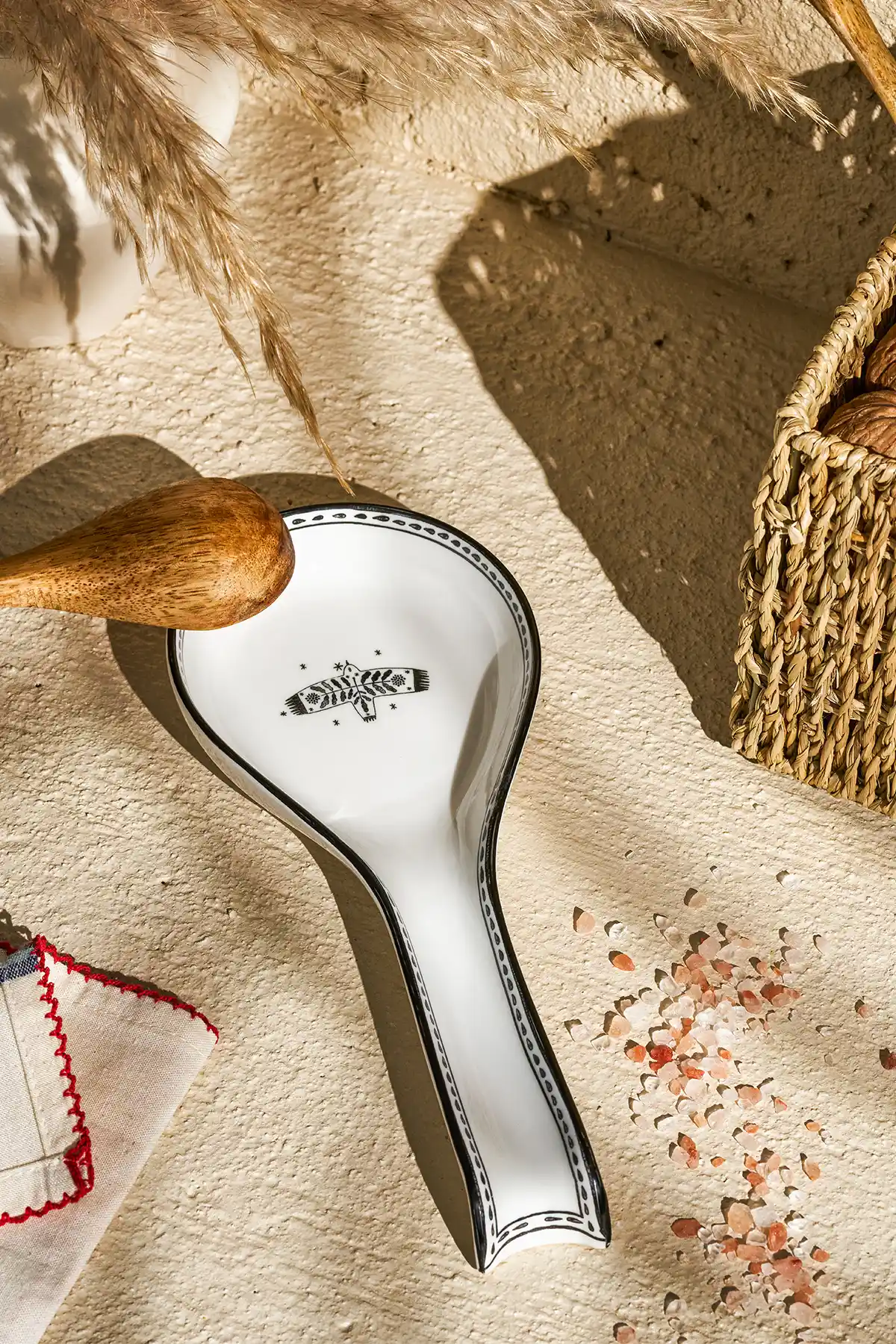 Emsan Artisan New Bone Kaşık Altlığı: Şık ve Dayanıklı Porselen Masa Aksesuarı