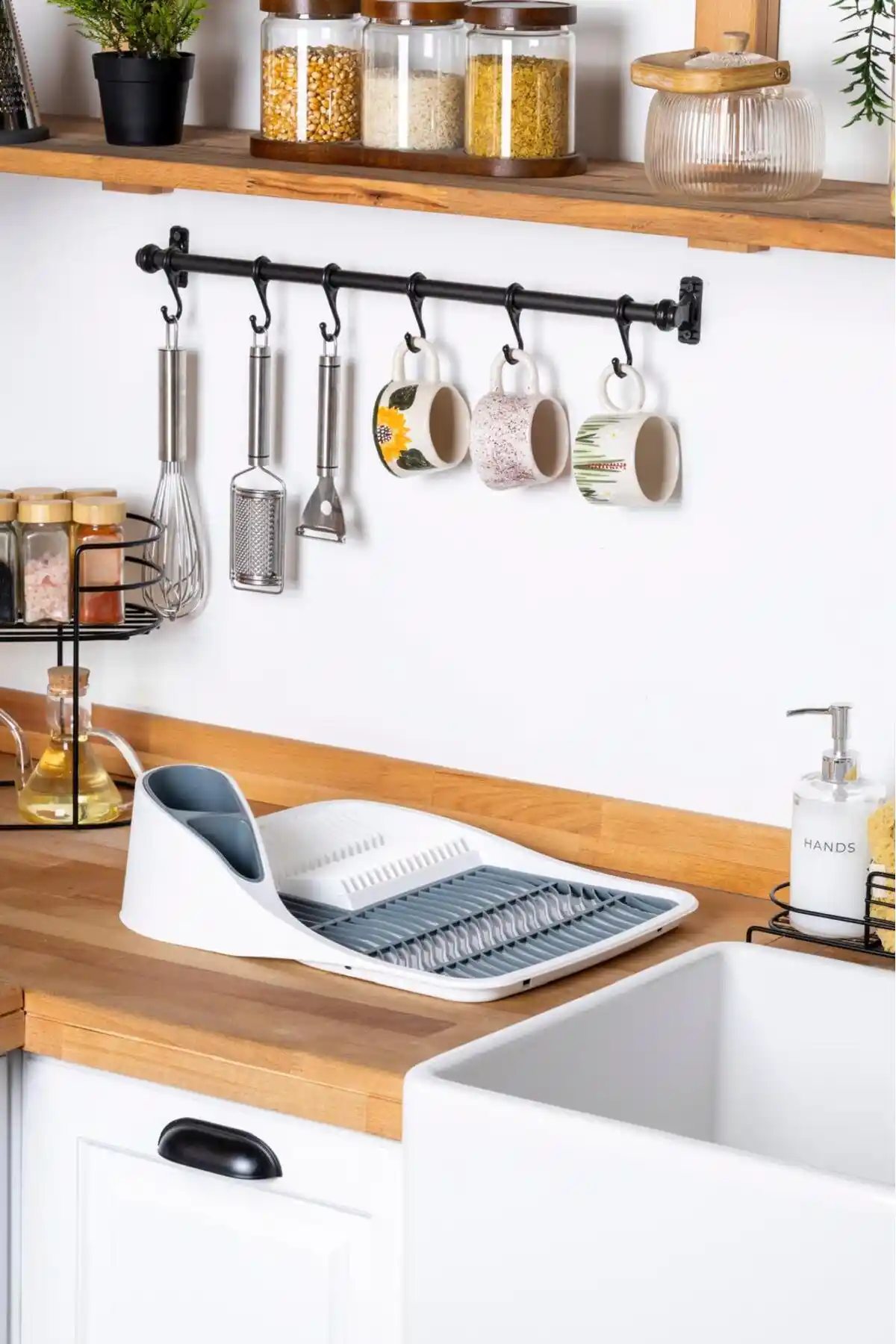 Genel Markalar Tezgah Üstü Bulaşıklık Seti: Fonksiyonellik ve Estetiğin Birleşimi