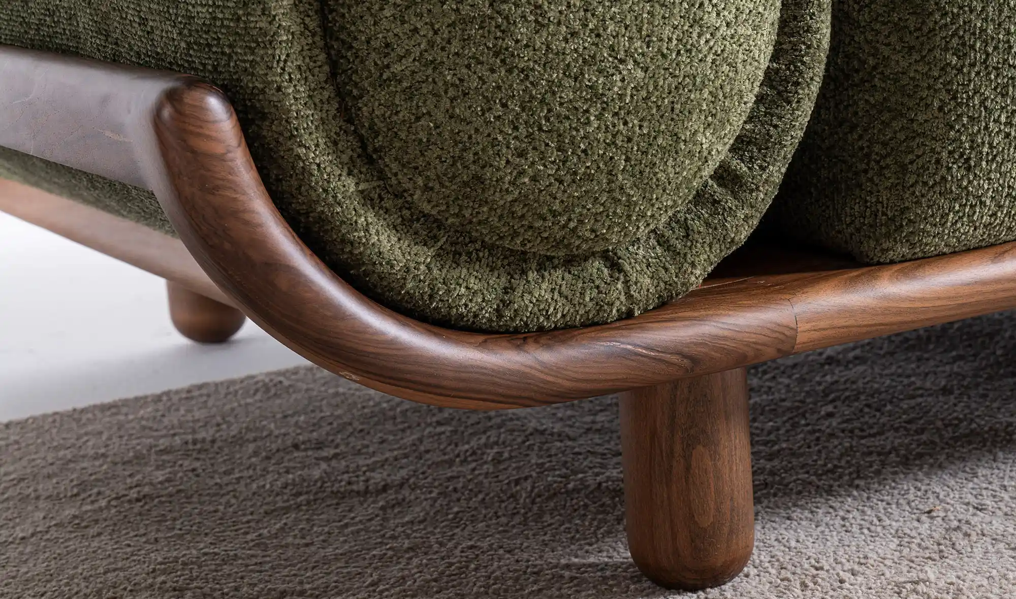 Jonathan Louis Kanepeler: Dayanıklılık, Konfor ve Kumaş Kalitesinin Detaylı İncelemesi