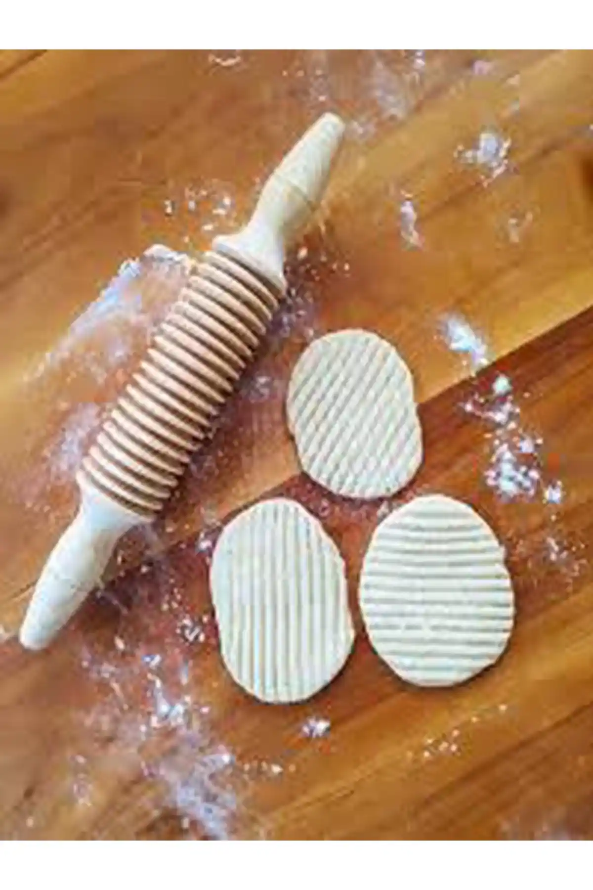 Masif Kayın Ağacından Çizgili Çörek ve Erişte Merdanesi: Dayanıklı ve Estetik Mutfak Gereci