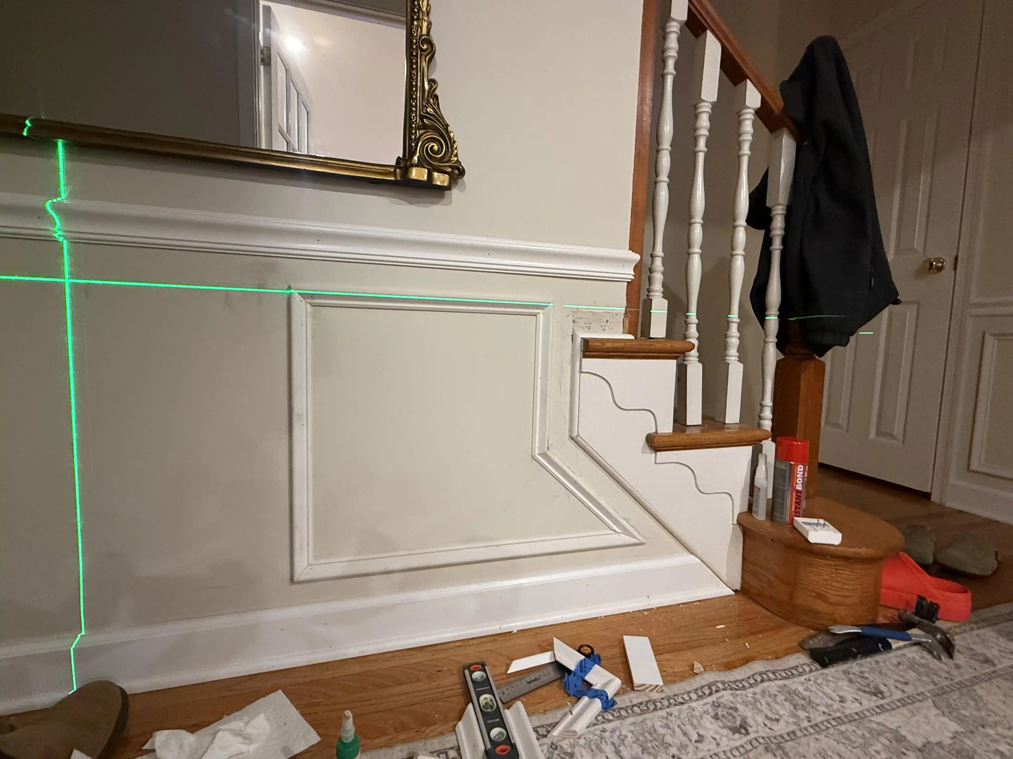 Merdiven Kenarında Wainscoting Uygulaması: Tasarım Yaklaşımları ve Teknik Detaylar