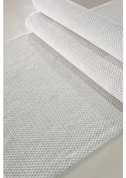 Babil Home ve Dinarsu Kaymaz Halı Karşılaştırması: Güvenli ve Şık Halı Seçenekleri