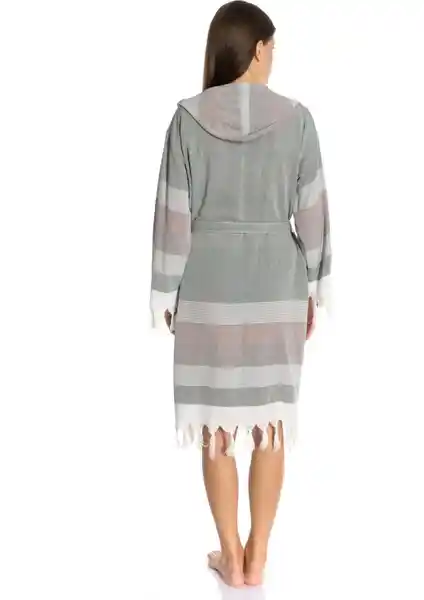 Dokubba ve Rozet Tekstil Pamuklu Bornoz Karşılaştırması: Özellikler ve Kullanıcı Yorumları