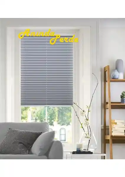 Rech Home Gri Plise Perde ve Orlenda Cam Balkon Perdesi Karşılaştırması