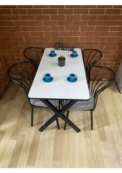 Bambeds Mobilya Masa Takımı İncelemesi: Modern ve Dayanıklı Tasarım Özellikleri