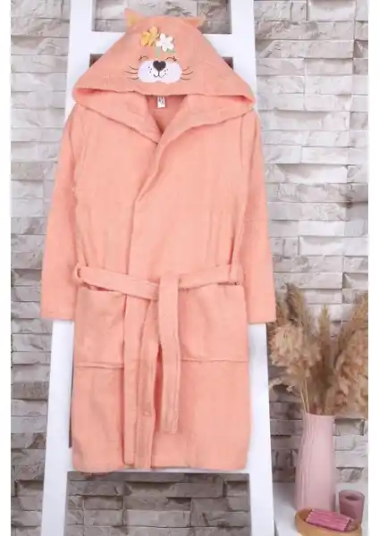 Baveno %100 Pamuk Kapüşonlu Çiçekli Kedi Nakışlı Çocuk Bornozu ve Aksesuar Seti