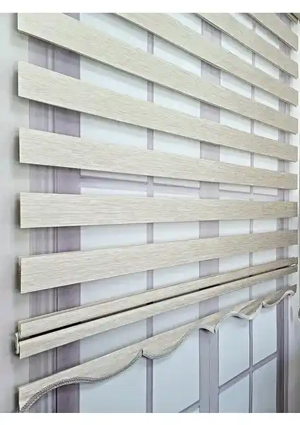 BBB Bambu Zebra Stor Perde Krem MZ492: Modern Tasarım ve Fonksiyonellik Bir Arada