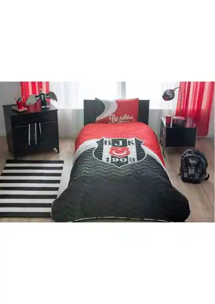 Beşiktaş Lisanslı Yatak Örtüsü Seti: Şık ve Fonksiyonel Spor Kulübü Ürünü