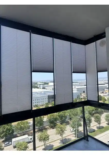 Blind-X Koyu Gri Plise Katlanır Cam Balkon Perdesi Modern ve Kullanışlı Tasarım