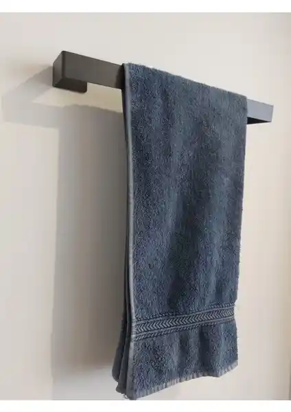 BlueFlame Metal Havluluk: Dayanıklı ve Estetik Modern Banyo Aksesuarı Seçenekleri