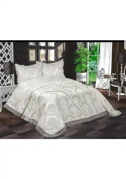 Bursa Çeyiz Açelya Fransız Güpürlü Aden Yatak Örtüsü: Şıklık ve Kalitenin Birleşimi