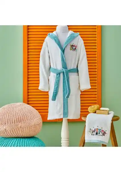 Çocuklar için Konfor ve Eğlence Sunan Peanuts Snoopy Bornoz Seti 4-6 Yaş