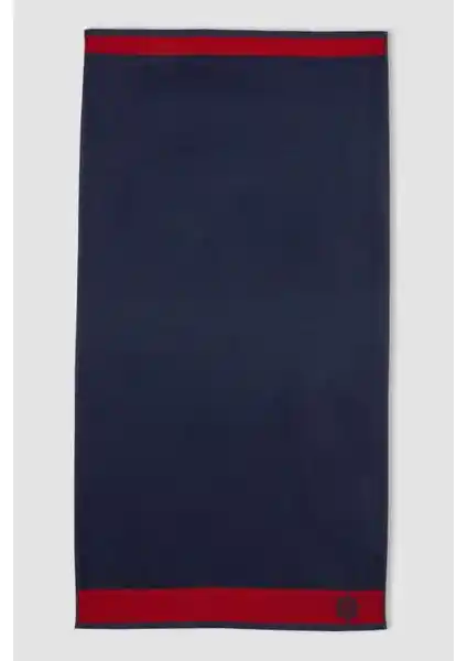 DeFacto Erkek Pamuklu Plaj Havlusu: Şık ve Dayanıklı Tasarım ile Konfor Sunar