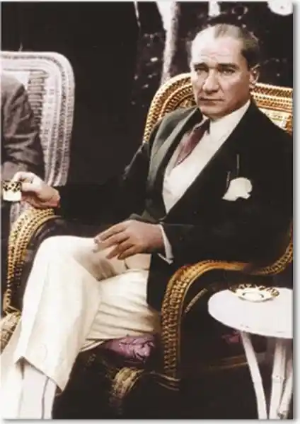 Dementia Art Atatürk Kanvas Tablo Modern ve Dayanıklı Dekorasyon Ürünü