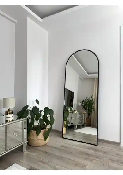 Effe Yapı Siyah Metal Çerçeveli Duvara Monte Boy Aynası Detaylı İnceleme ve Kullanım Rehberi