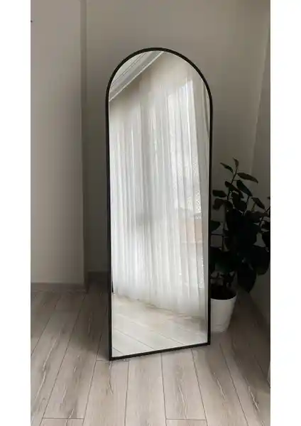 Ersan Dizayn Metal Çerçeve Siyah Ayaklı Boy Aynası - Modern ve Dayanıklı Tasarım