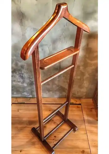 Gürgen Ağacından Tekli Dilsiz Askı: Dayanıklı ve Estetik Ahşap Askılık Çözümü