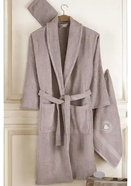 Güvenal Pamuxu 4 Parça Tekli Bornoz Seti: Yüksek Kalite ve Şıklık Bir Arada