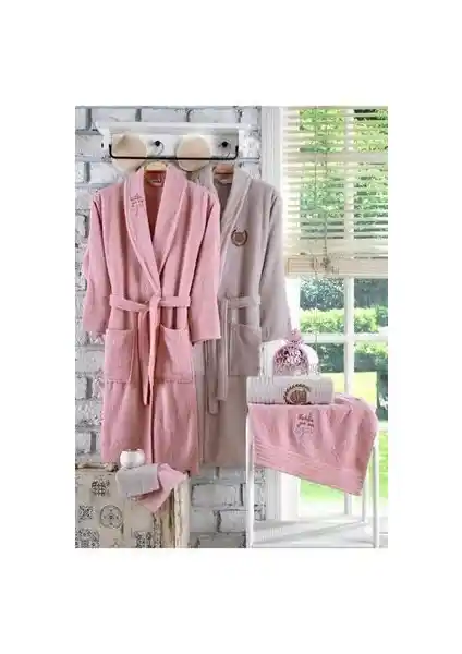 Güvenal Rüya 10 Parça Aile Bornoz Seti ile Konfor ve Şıklığı Bir Arada Sunar