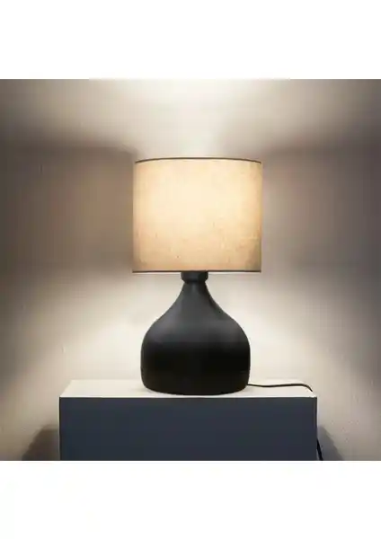 Homing Milano Metal Gövdeli Abajur: Modern ve Şık Tasarımıyla İç Mekanlara Estetik Katıyor