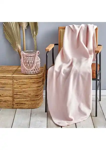 Karaca Home Blush Polar TV Battaniyesi: Şık ve Konforlu Çift Kişilik Yatak Battaniyesi