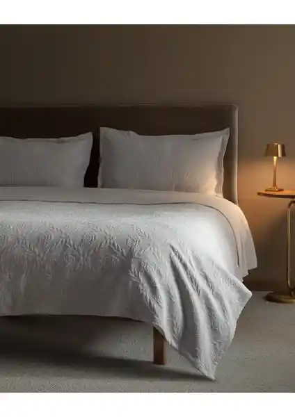 Madame Coco Floralies King Size Yatak Örtüsü: Şık ve Konforlu Modern Tasarım